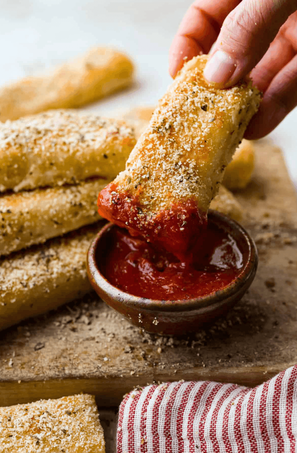 Easy Copycat Pizza Hut Breadsticks Recipe