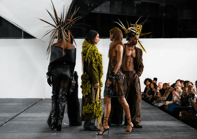Solange Cheers for Julez Smith at 'Black Hair Reimagined' Show